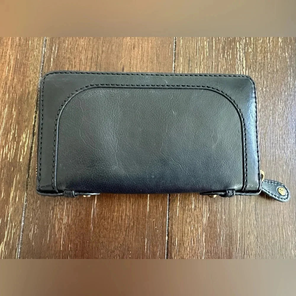 Banana Republic zip around wallet